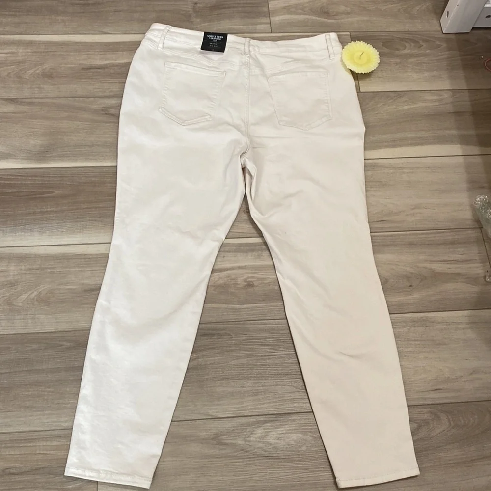 Brand New Simply Vera Wang Power Stretch Denim - Picture 7 of 10